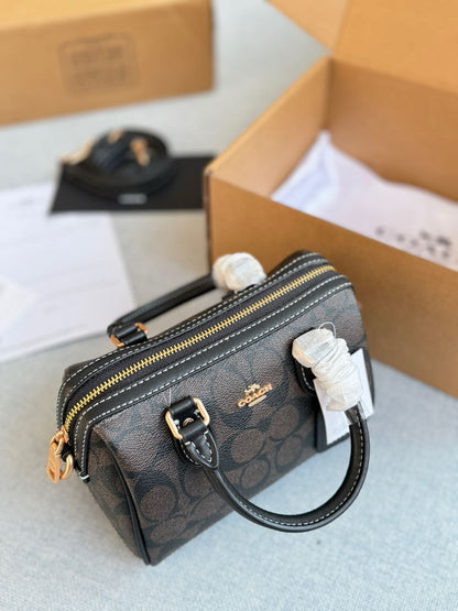 Mini Rowan - תיק מיני קואוץ׳