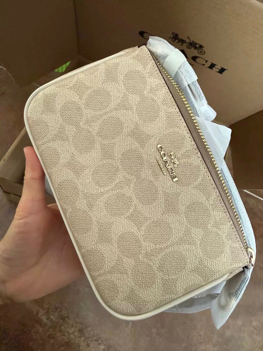 Teri Shoulder Bag - תיק צד קואוץ׳